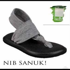 Sanuk sandals little girls size 7-8 brand NWT